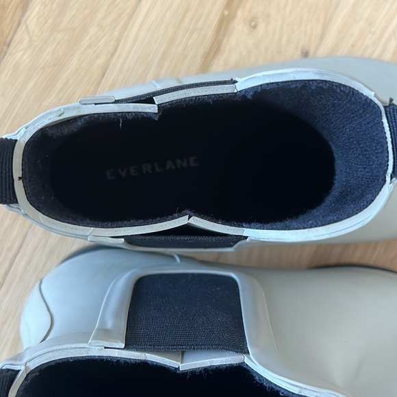 Everlane The Rain Boot in Stone | Size 7 - Picture 12 of 14